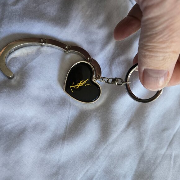 YSL Magnetic key chain - Picture 2 of 4